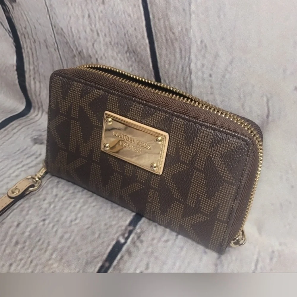 Michael Kors Jet Set Monogram Brown Wristlet